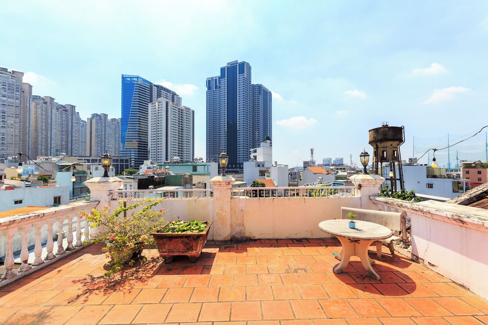 Halo Serviced Apartment 43/50