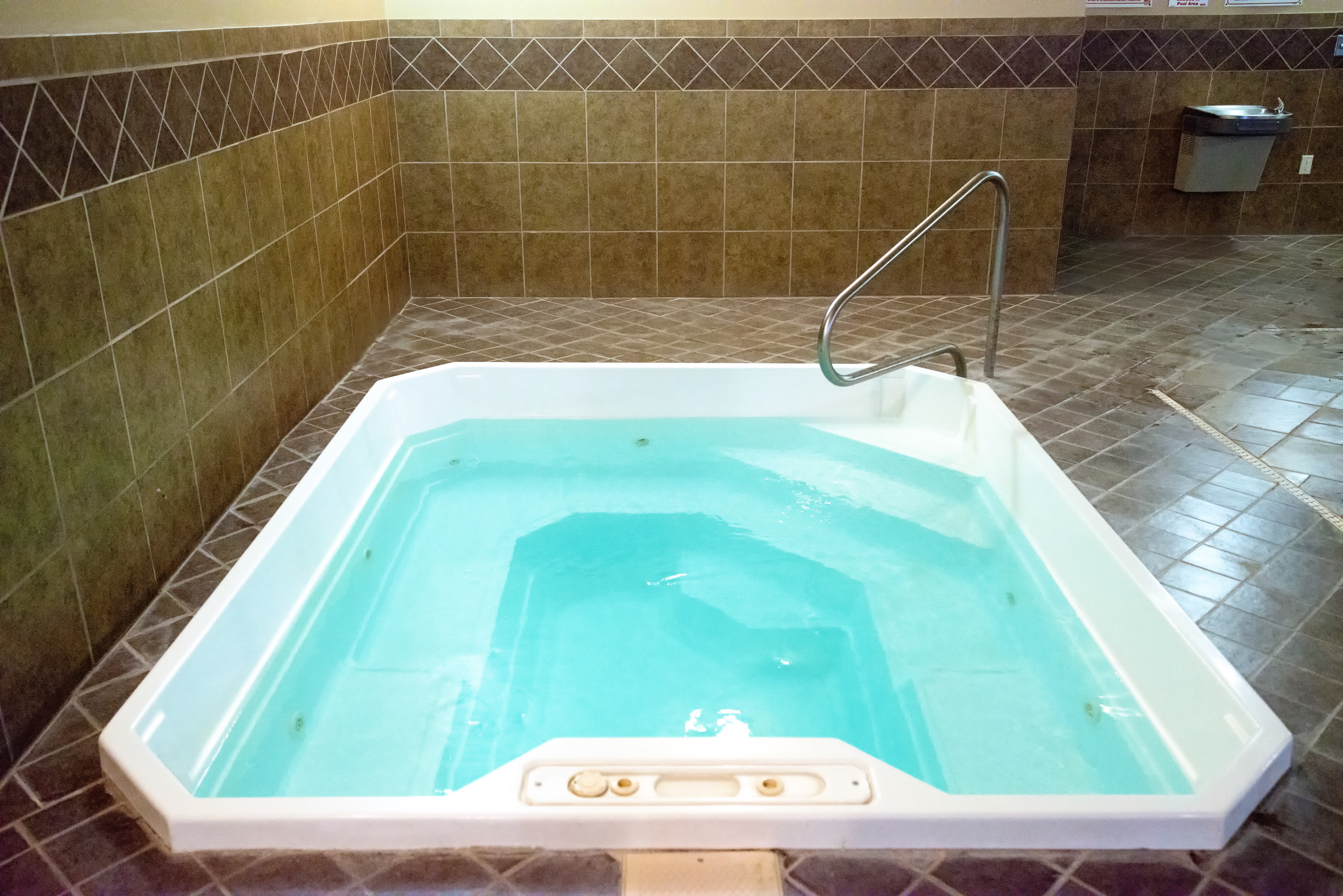 Holiday Inn Express Devils Lake 11/21