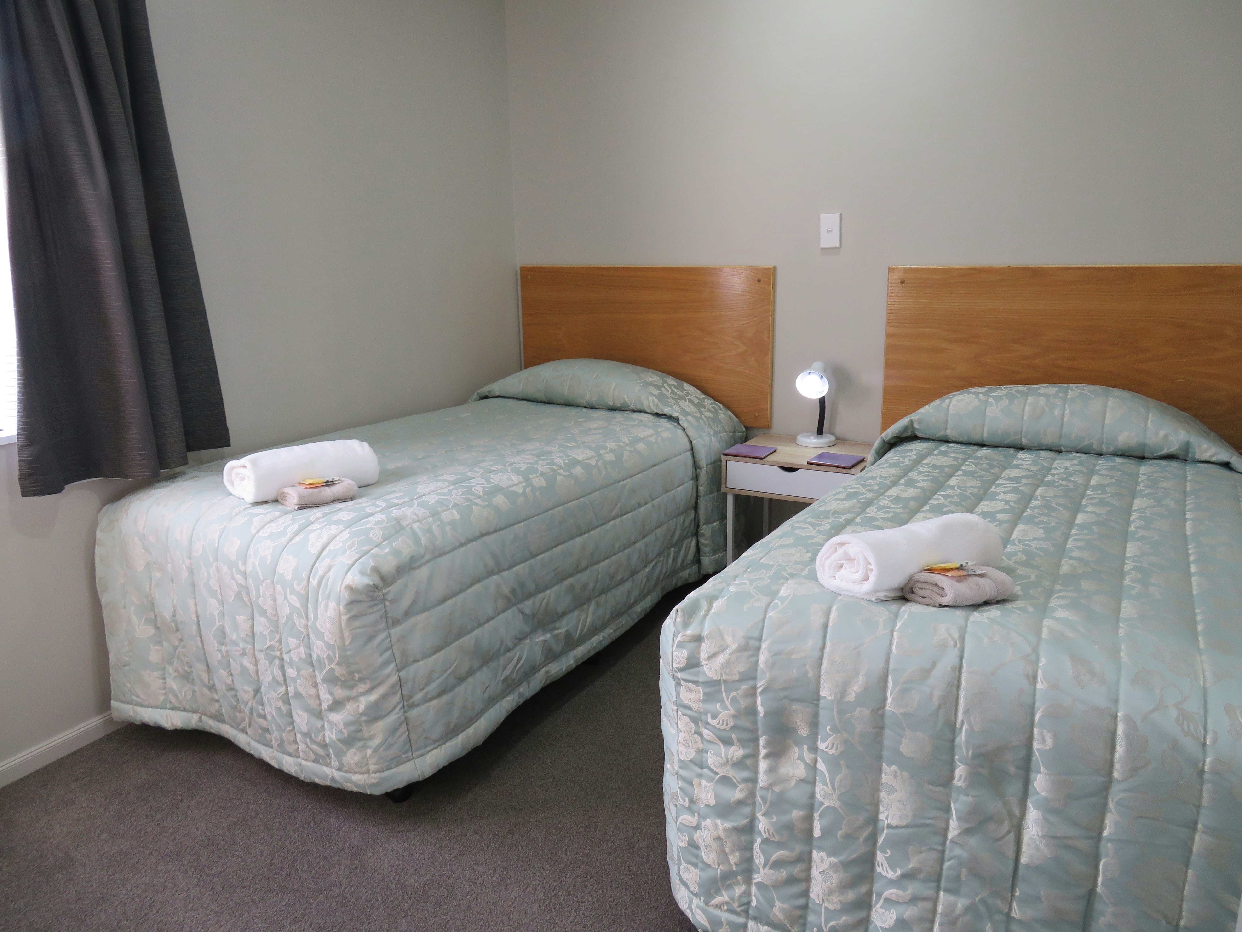 Commodore Court Motel 41/76