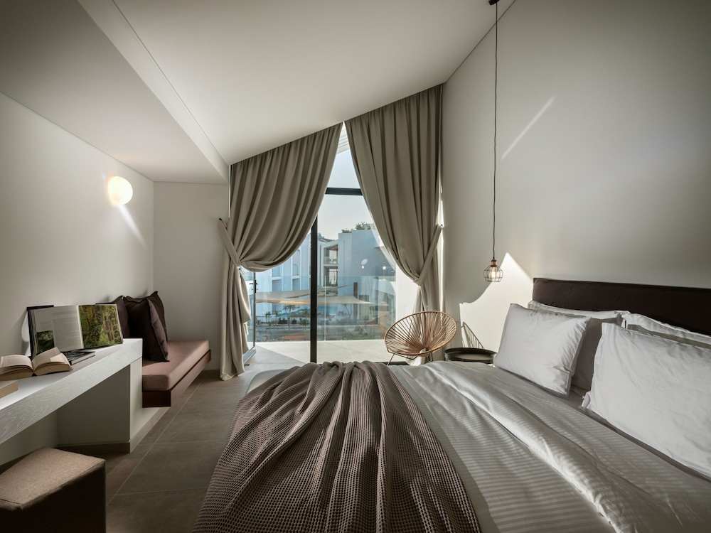 DESIGN, DOUBLE OR TWIN BED