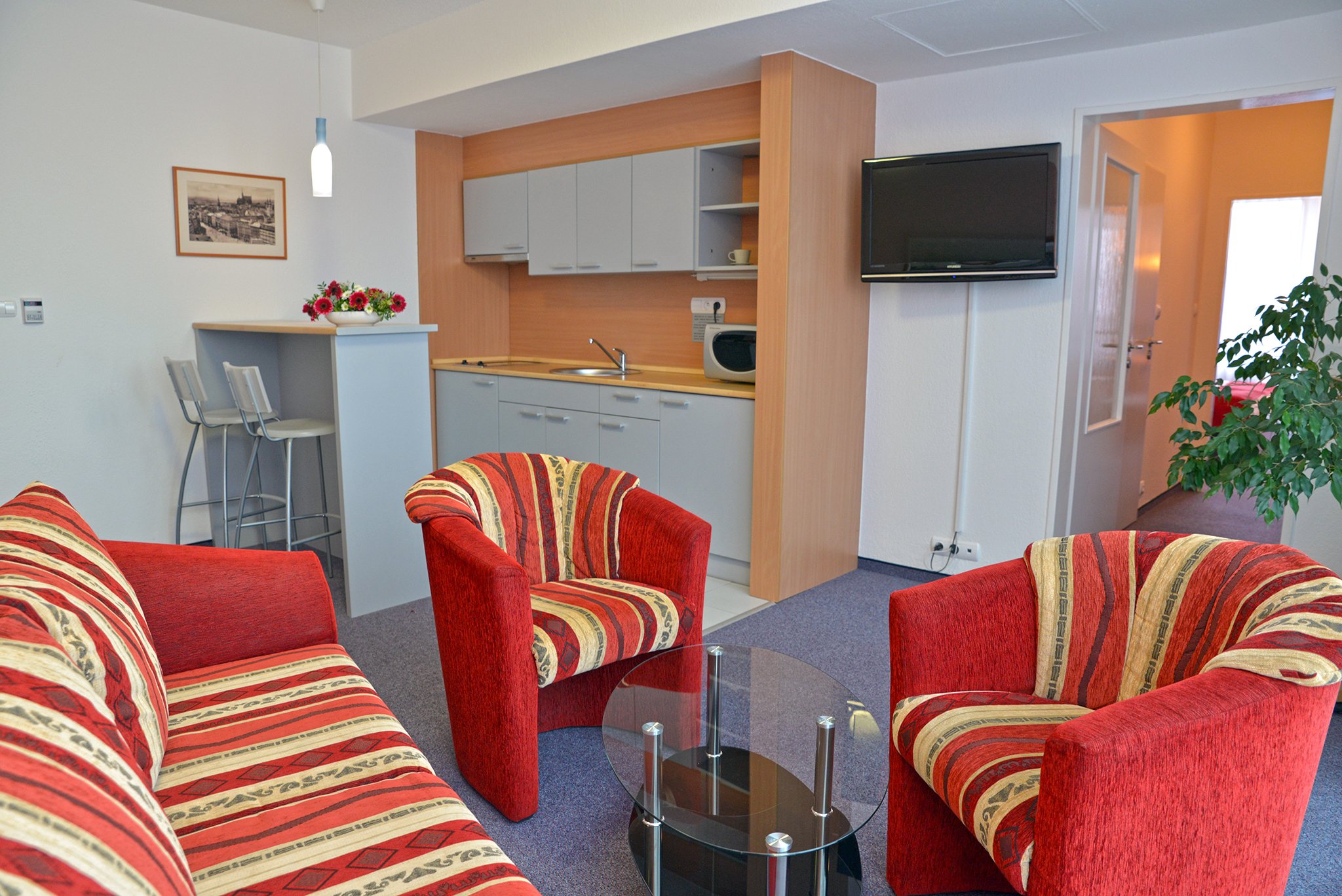 Avanti Hotel 44/72