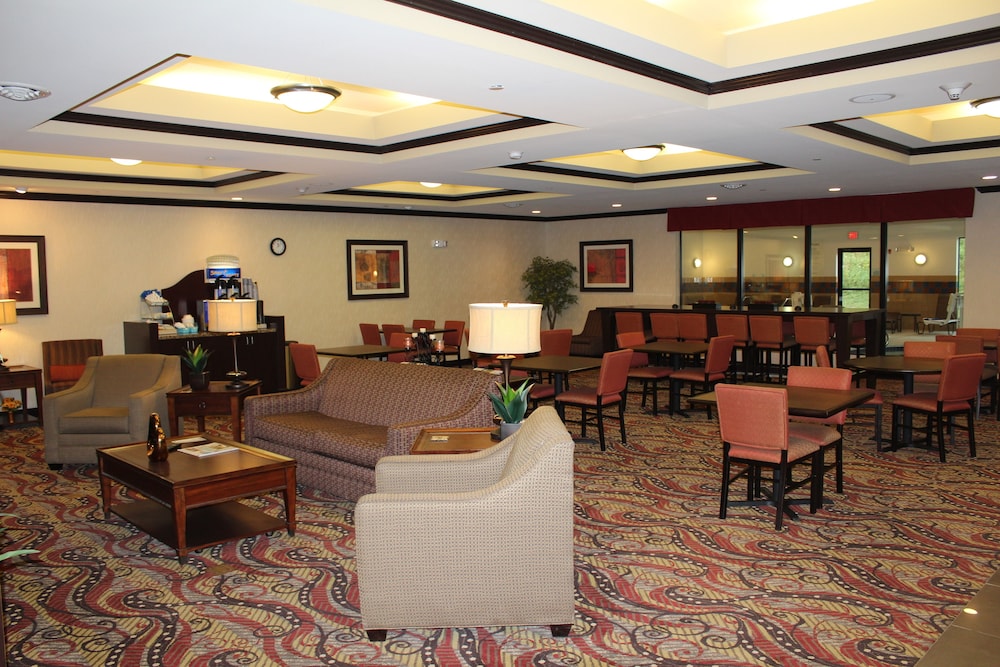 Holiday Inn Express Suites Wheeling 63/78