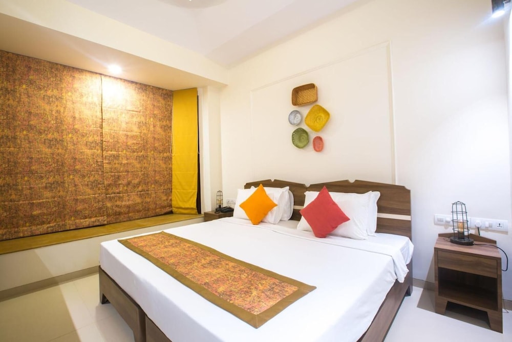 Acron Waterfront Resort 31/80