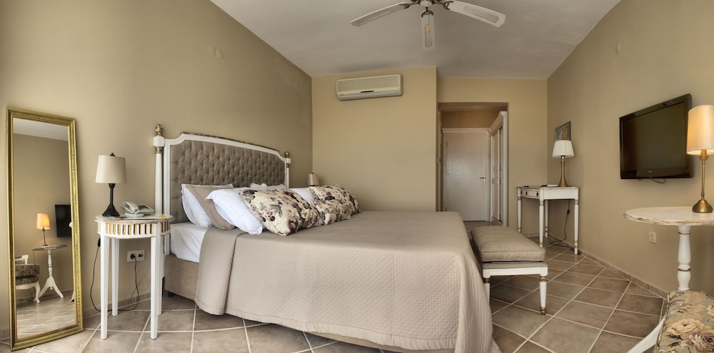 Carina Hotel 16/72