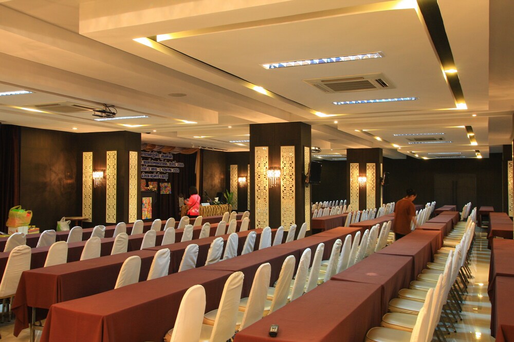The Legacy Hotel 34/50
