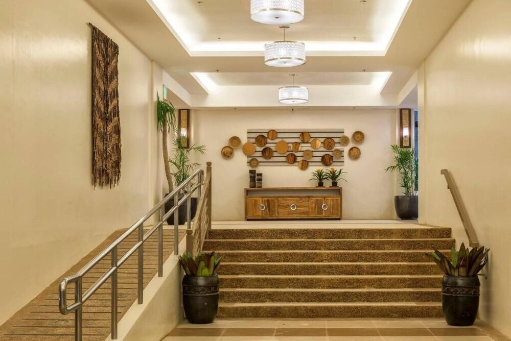 Outlook Ridge Residences N-206 12/50