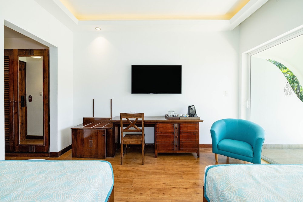 Tamarindo Diria Beach Resort 53/63