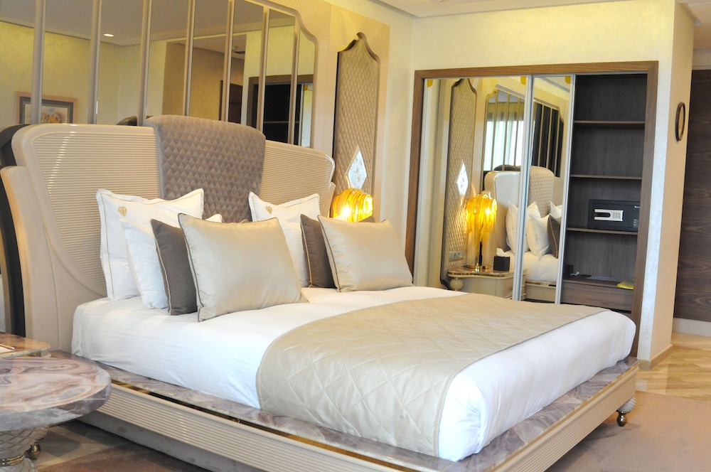 جناح سوبيريور بريفيليج بسرير كينج بشرفة، Suite Hotel Casa Diamond 3/4