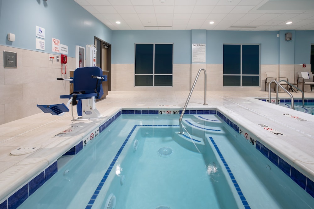 Holiday Inn Express & Suites Burley 8/37