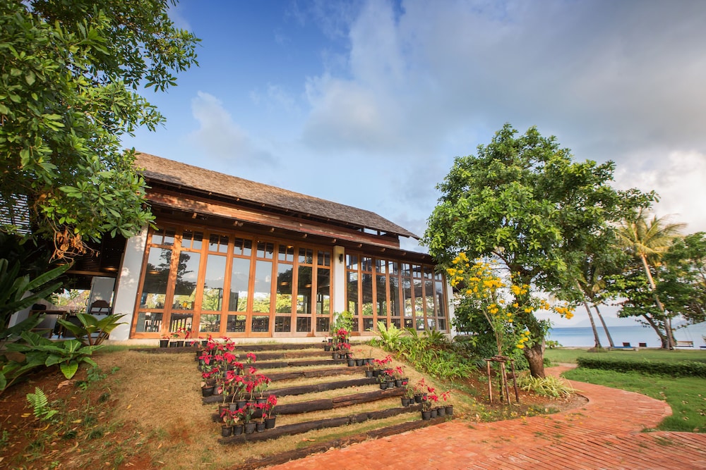 Mira Montra Resort Koh Mak 5/50