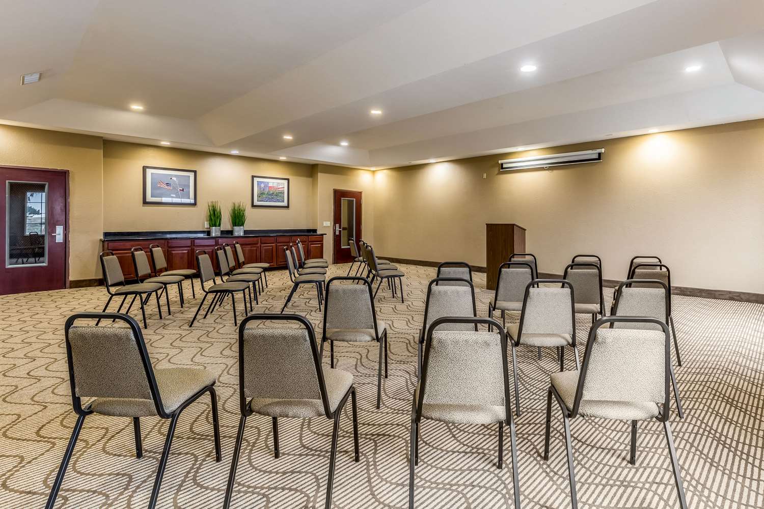 Comfort Suites Galveston Cruise Port Area - Beachside 38/44