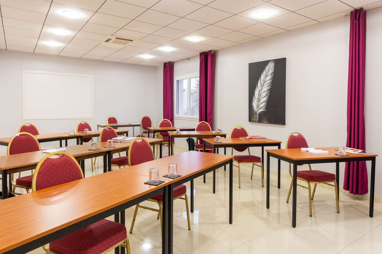 Best Western Hotel & SPA Pau Lescar Aeroport 12/12