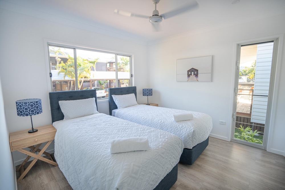 Sand Cottage, King and Twin Beds, Pet Friendly