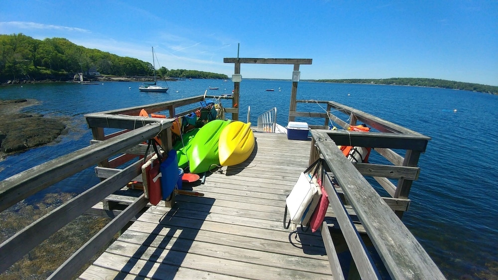 Smuggler’s Cove Inn 17/50