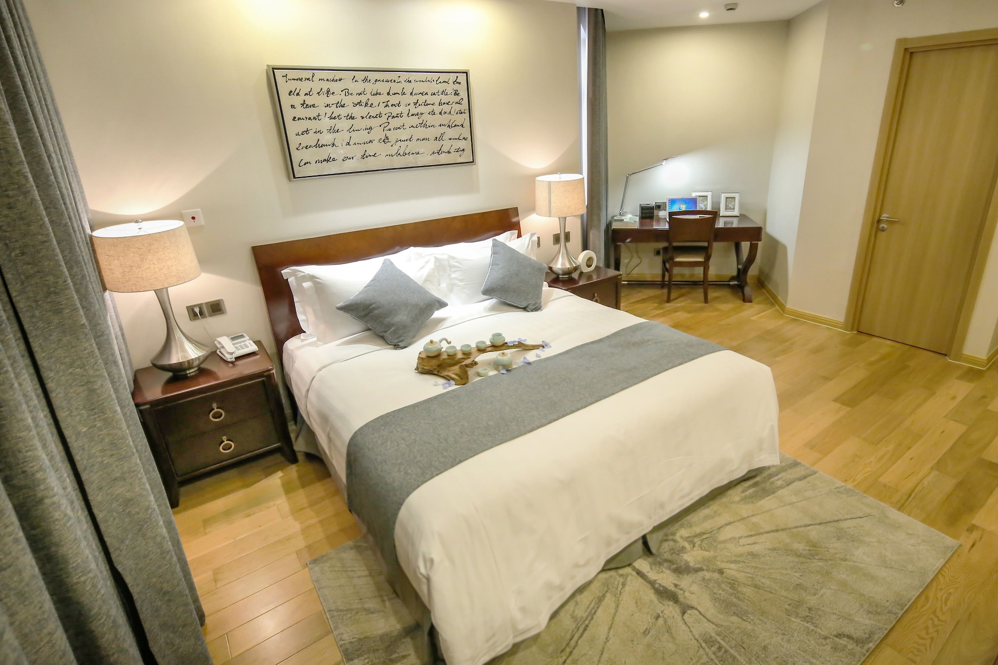 1 BEDROOM, DELUXE