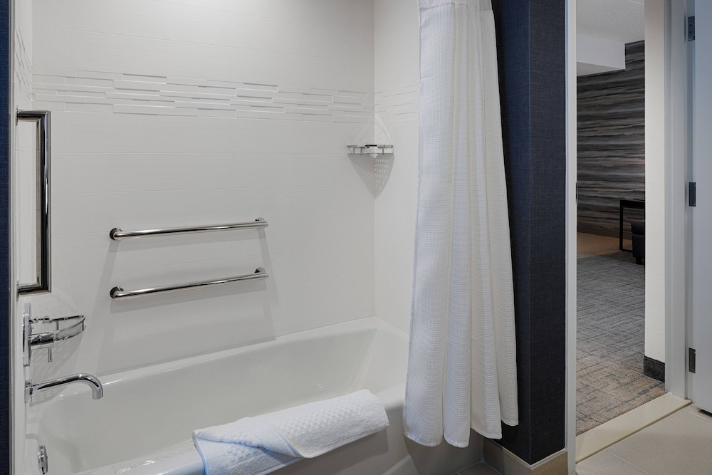 Residence Inn by Marriott Columbus Airport 12/42