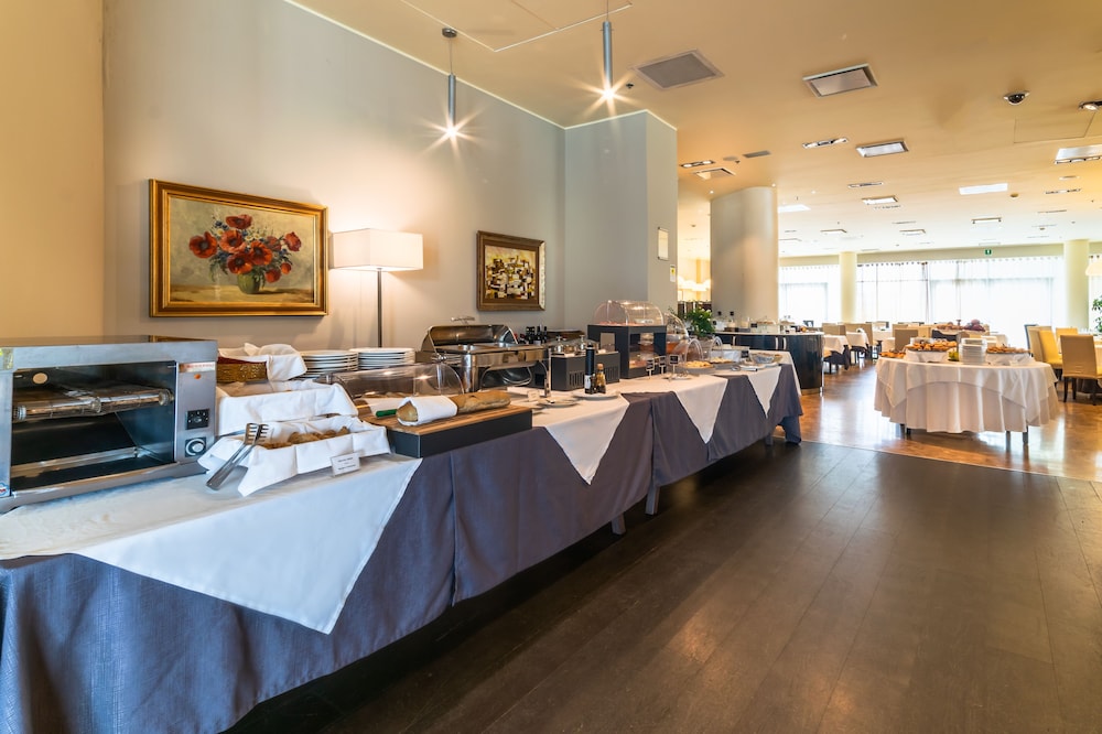 Grand Hotel Mattei 40/47