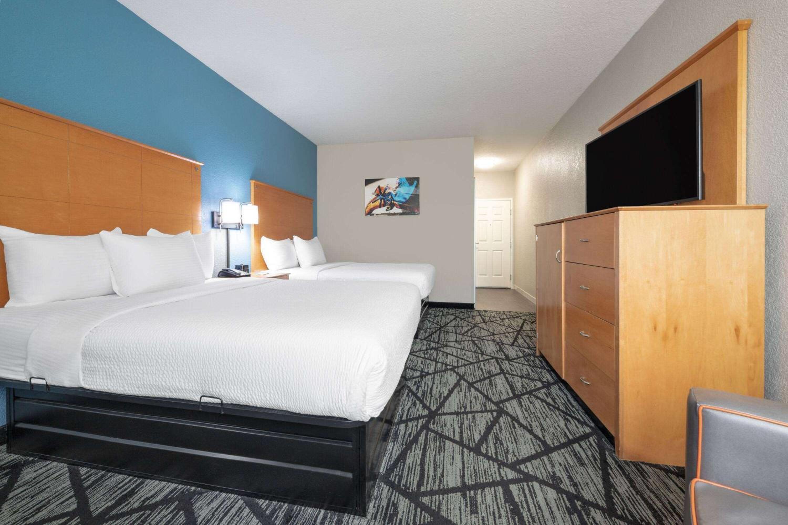 Deluxe, 2 Queen Beds