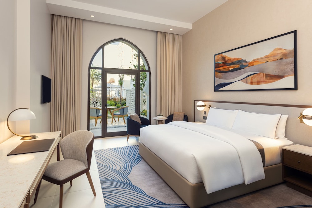 Deluxe, King Bed, Garden View, Pool Access