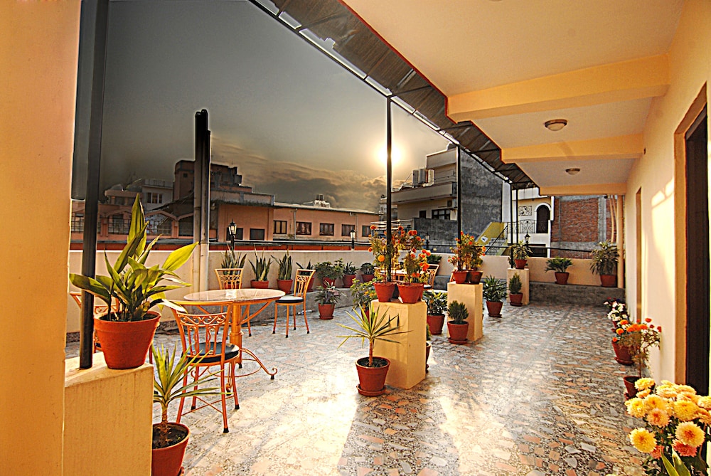 Kathmandu Grand Hotel 33/48