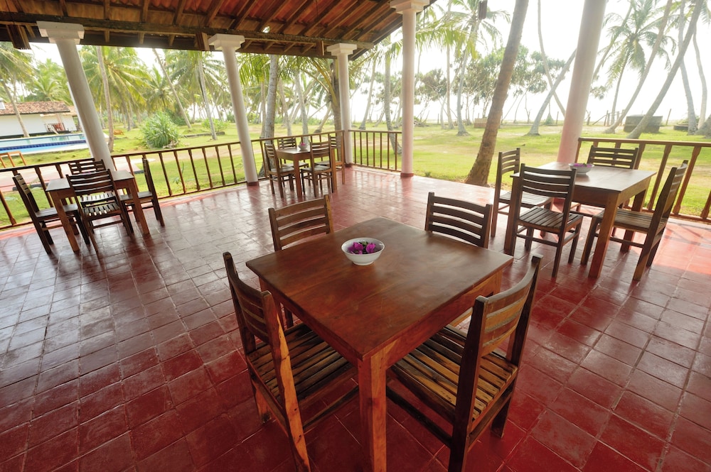 Darwins Beach Resort 35/50