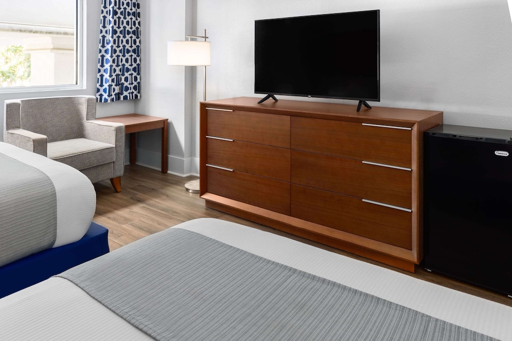 WaterView Casino and Hotel Trademark Collection by Wyndham 18/28