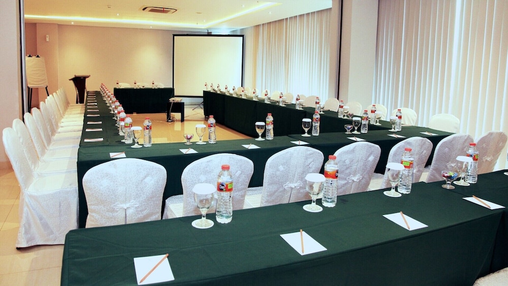 Pasar Baru Square Hotel Bandung 26/27