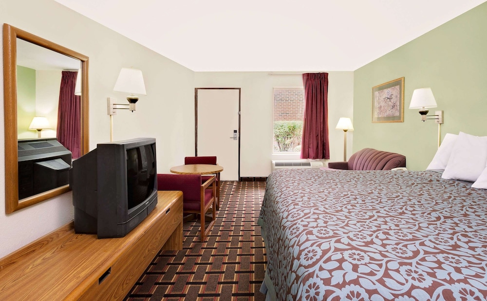 Days Inn by Wyndham Cleveland TN 13/30