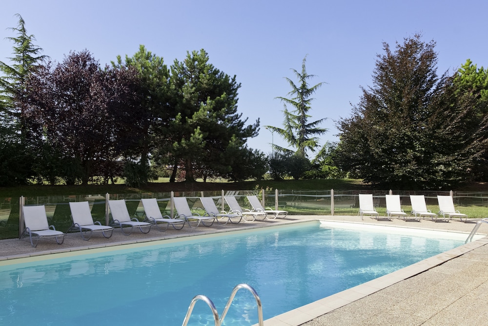NOVOTEL BEAUNE 37/73