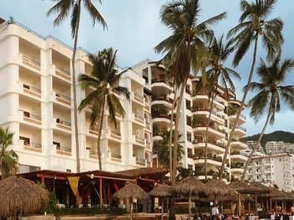 Emperador Vallarta Beachfront Hotel and Suites 5/74