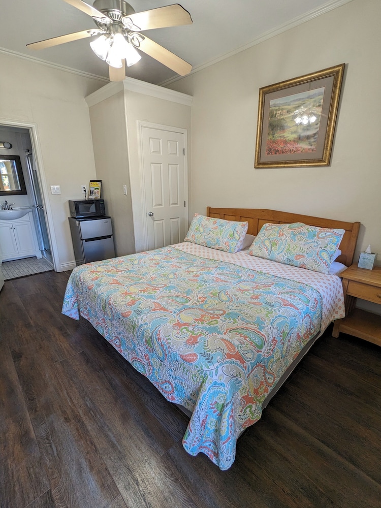 Room, King Bed, Patio