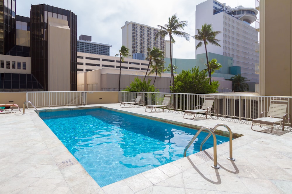 Tropical Studios At Marine Surf Waikiki 47/50