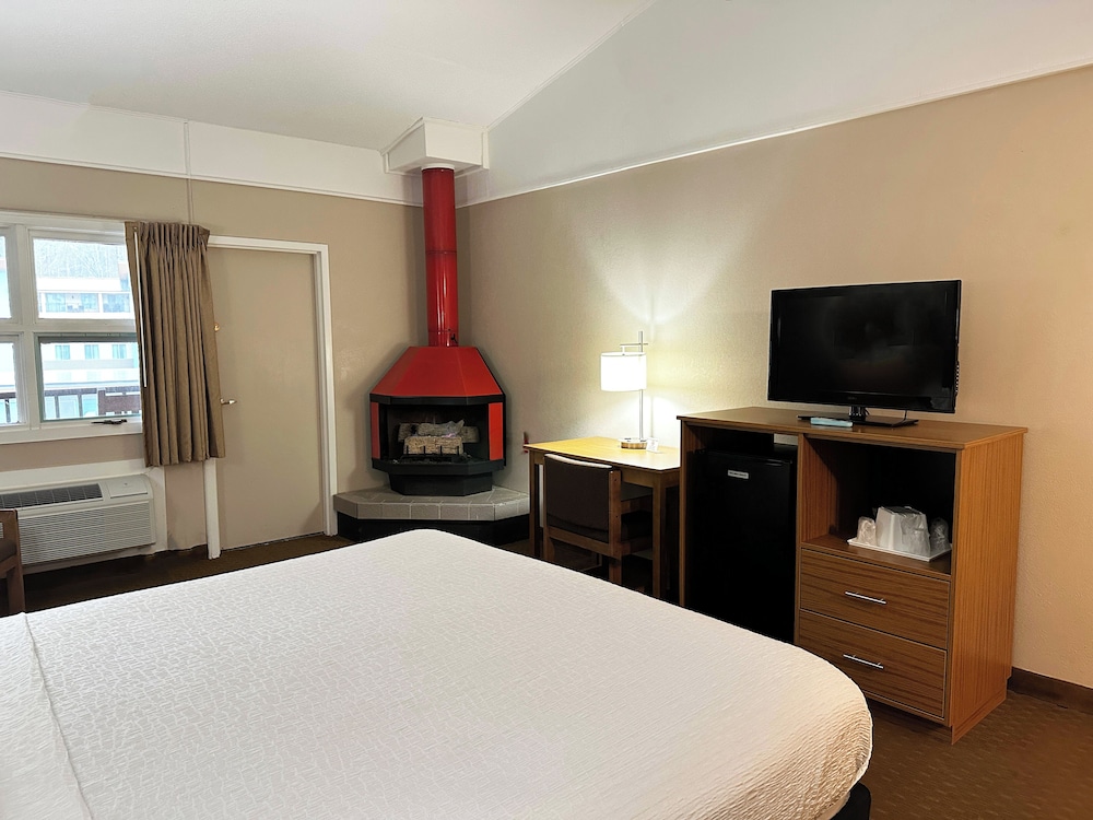 ROOM, KING BED