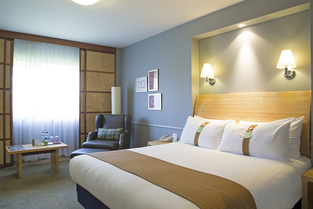 Holiday Inn Guildford 22/71