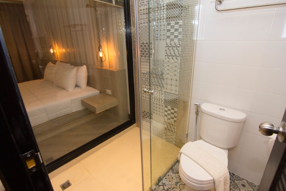 168 Studio Hotel Ubon Ratchathani 48/48