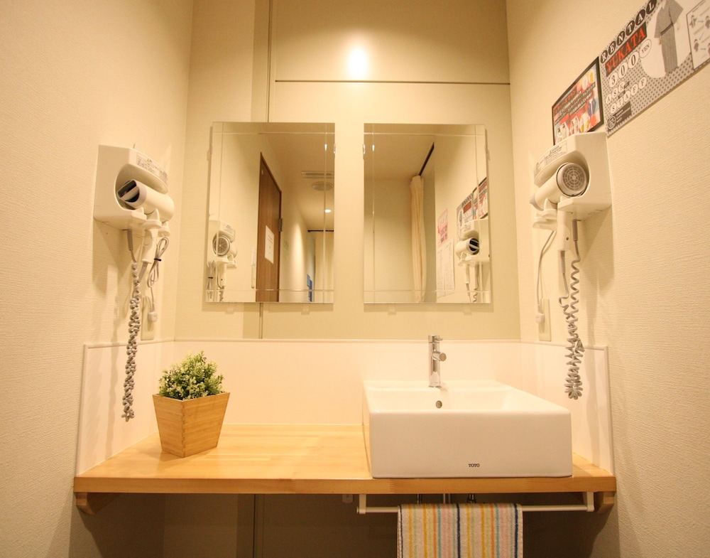 Osaka Guesthouse Nest 65/68