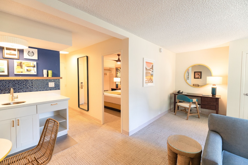White Sands Hotel 55/81