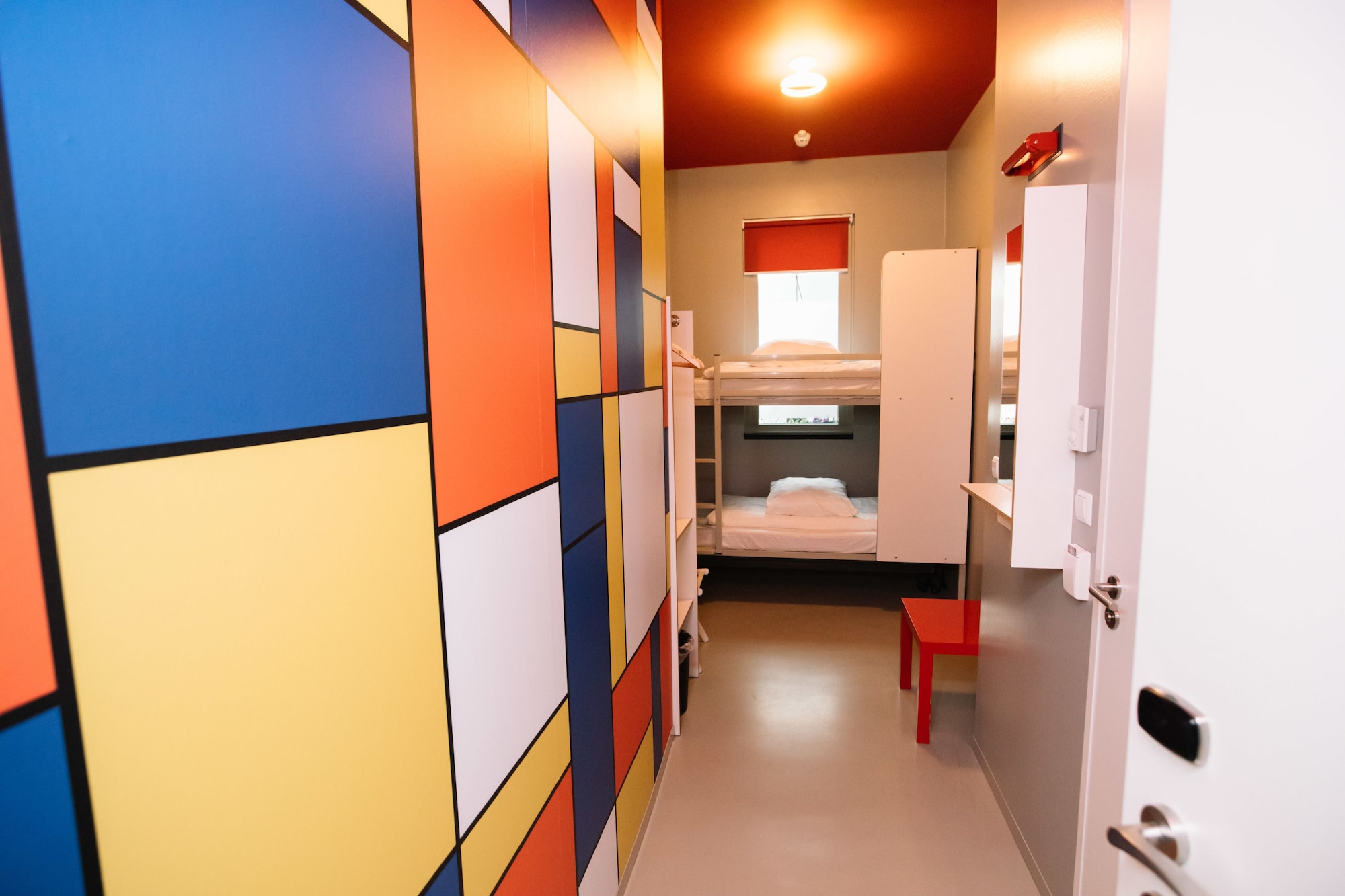 STANDARD, TWIN BEDS, PRIVATE BATHROOM
