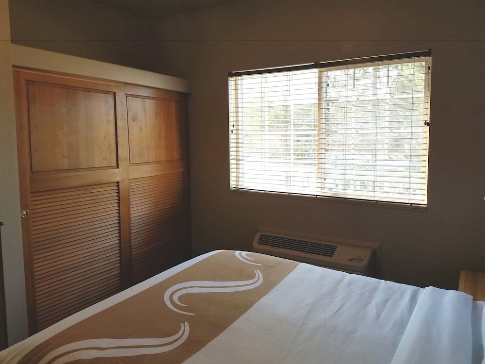Quality Inn & Suites Bainbridge Island 26/62