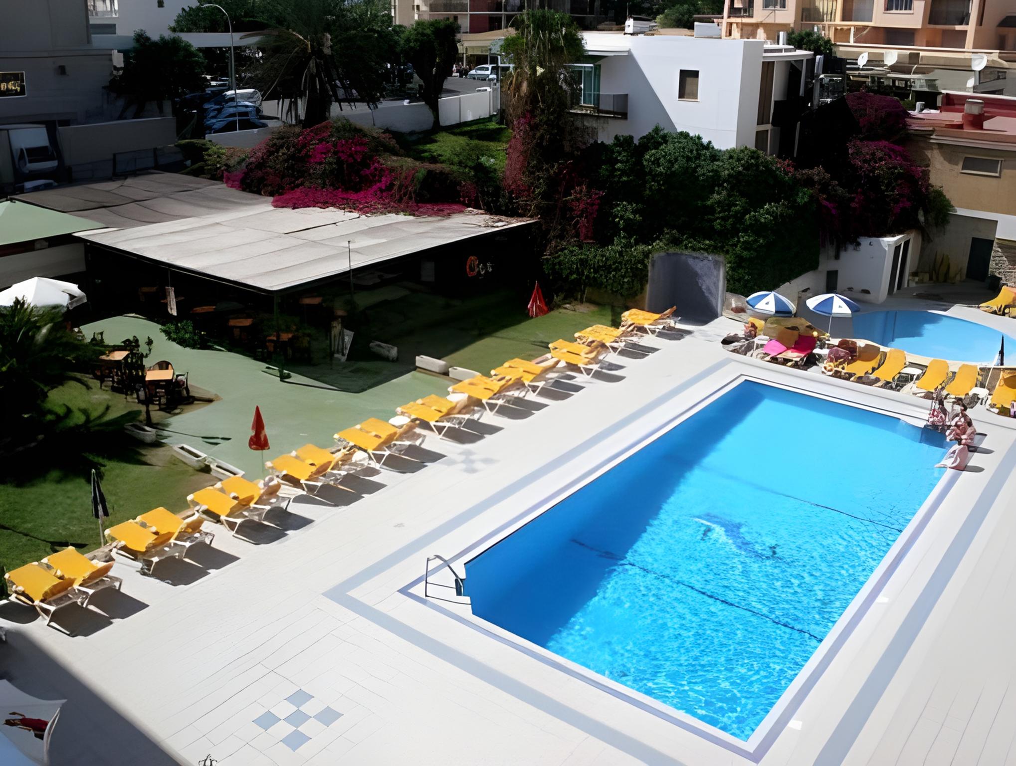 Buensol Apartments 8/36