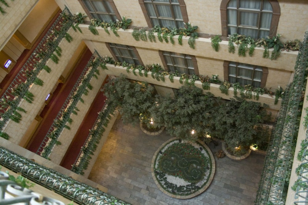 Highness Hotel 23/34