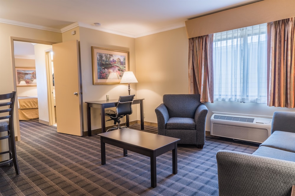 Best Western Inn & Suites Ontario 24/33