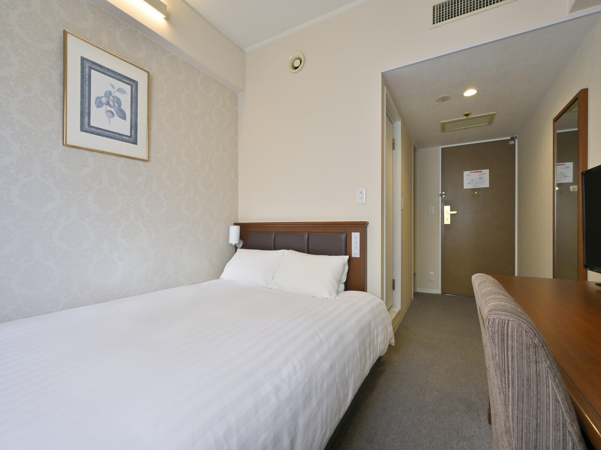 Semi Room, Semi Double Bed
