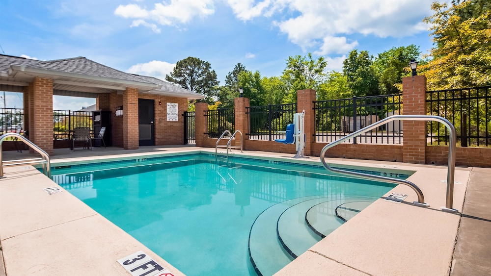 Best Western Plus Two Rivers Hotel & Suites 5/35