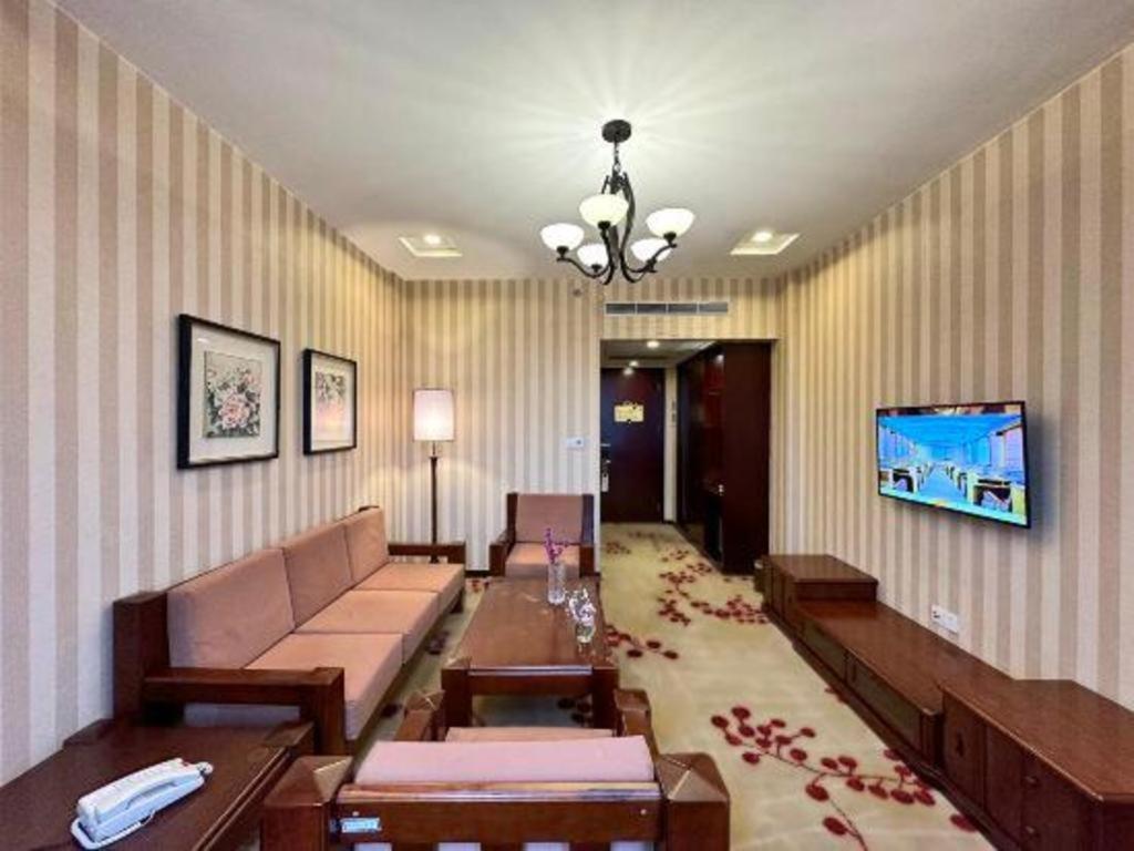 CHINA GARDEN HOTEL 40/56