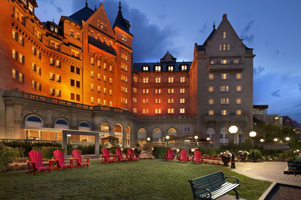 Fairmont Hotel Macdonald 1/62