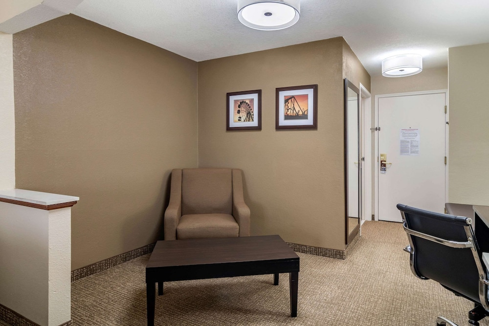 Comfort Inn & Suites Atlanta/Smyrna 28/35