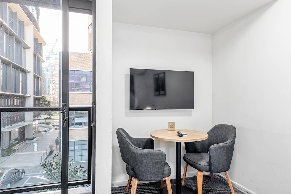 Quality Apartments North Melbourne 43/54