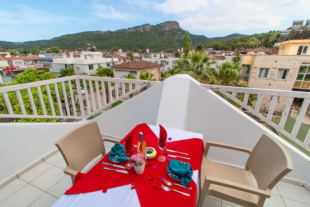 Castello Hotel & Aparts 37/50