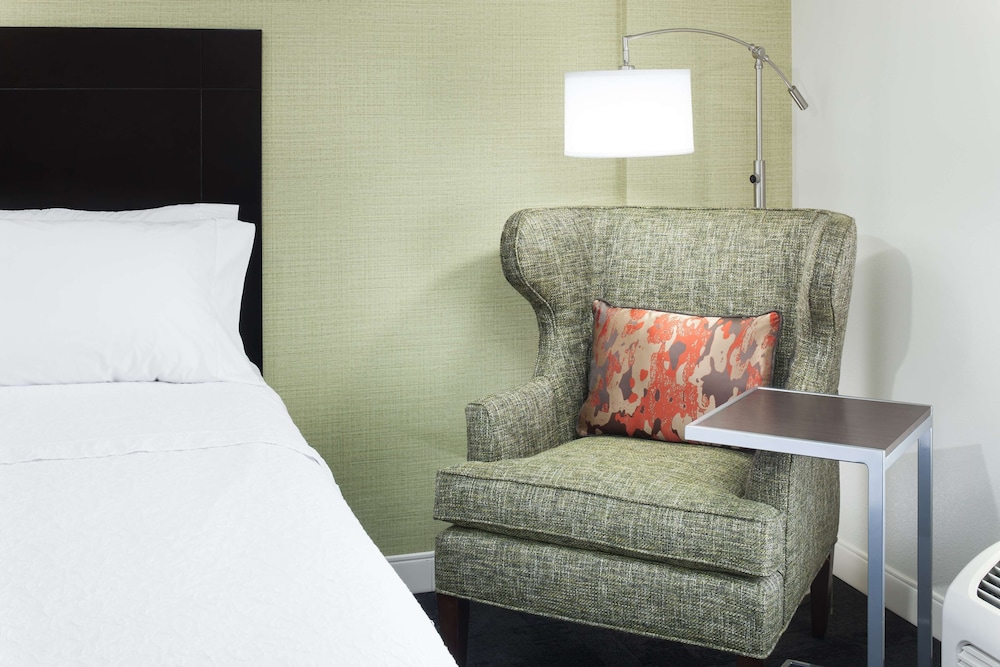 Hampton Inn & Suites Gainesville Downtown 31/55